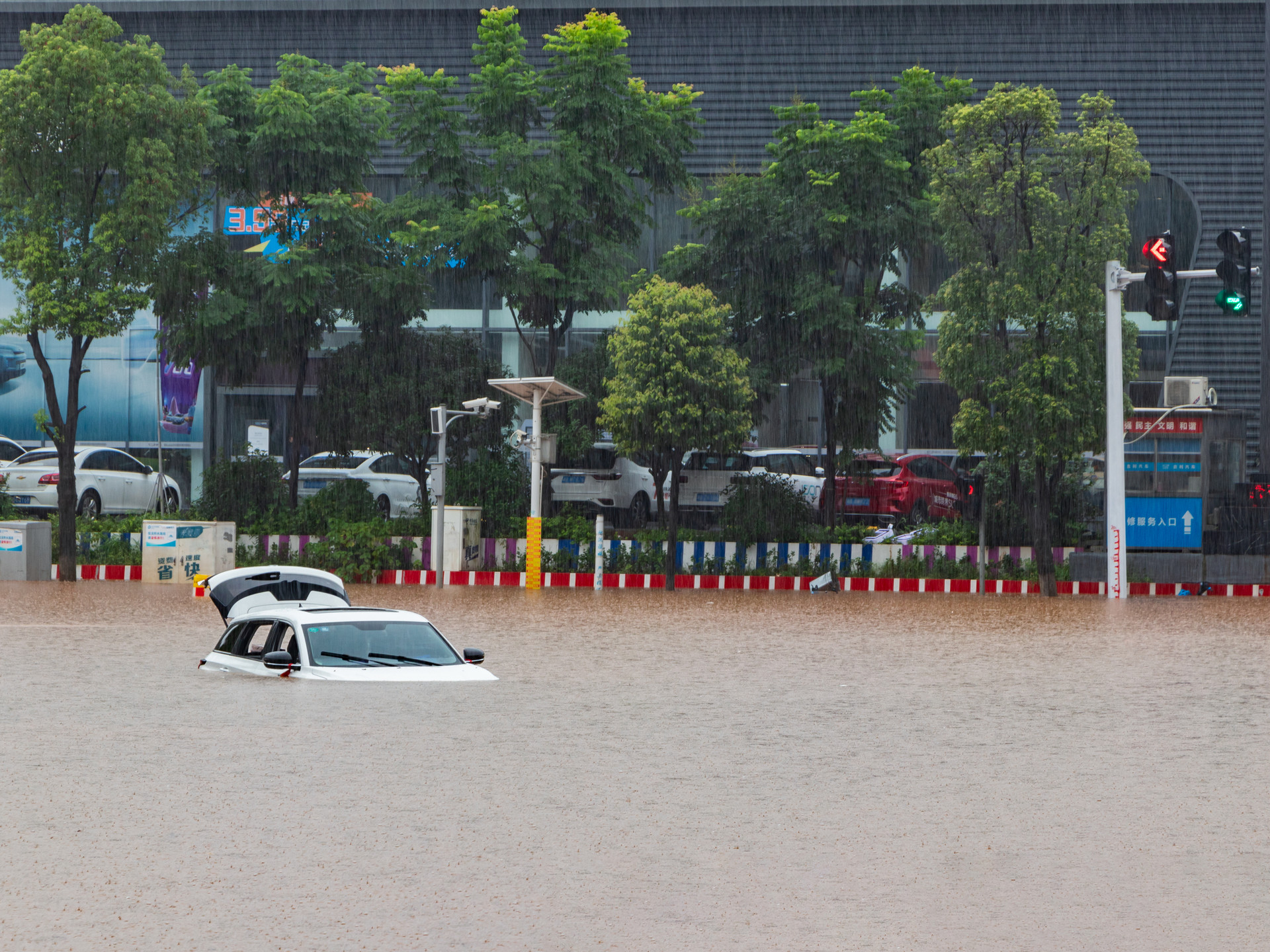 摄图网_501643936_banner_城市暴雨街道洪水内涝（企业商用）.jpg