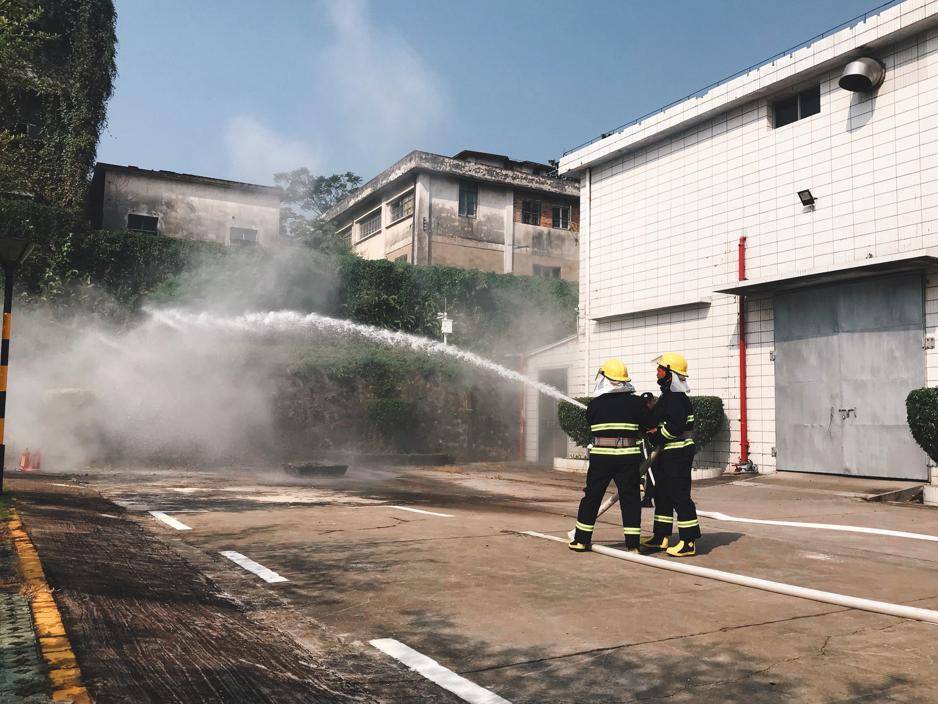 又一起因电动车充电引发火灾事故！！(图1)